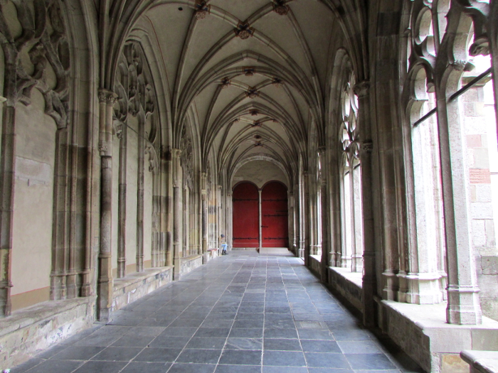 Utrecht Arched Hallway